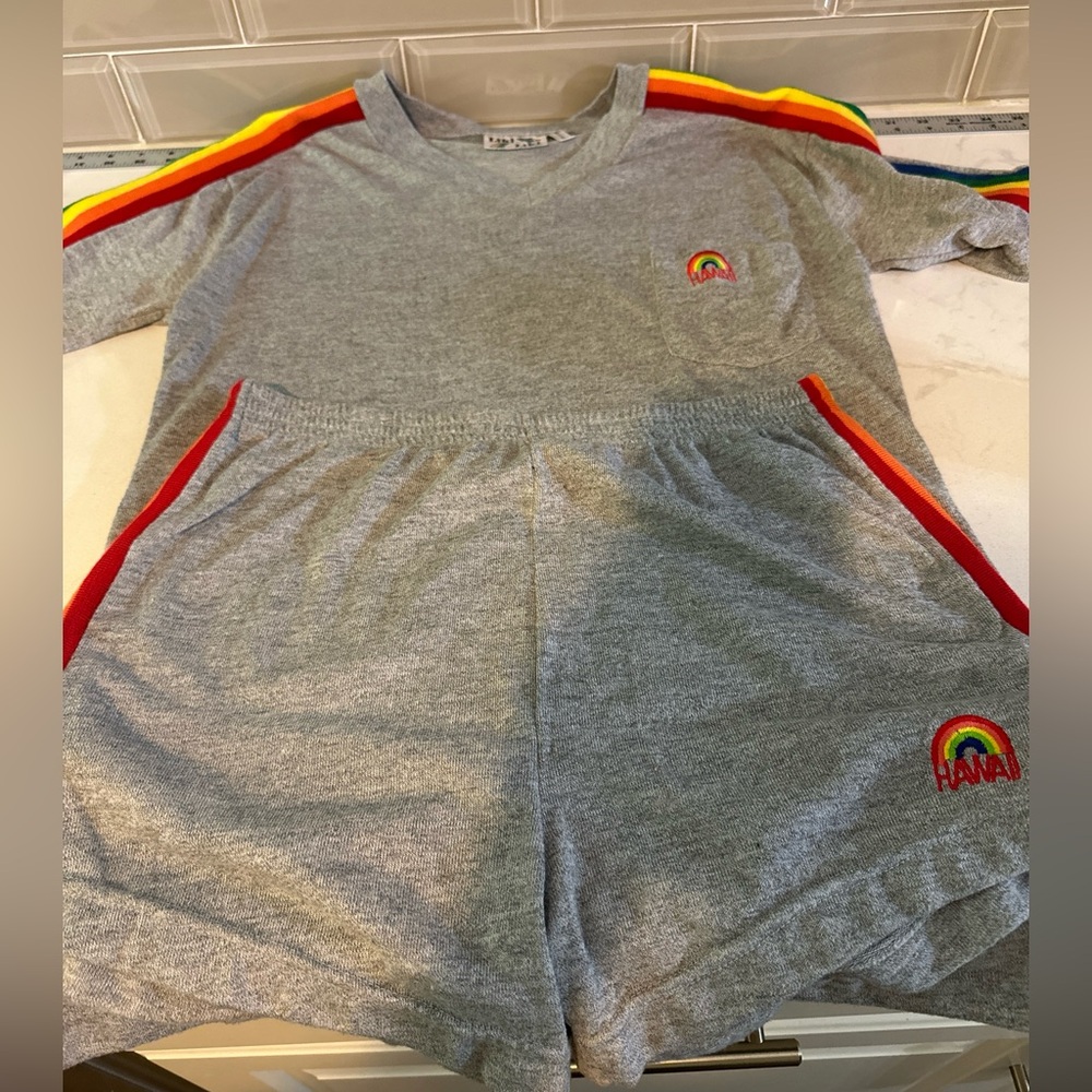 Vtg Liki Liki Honolulu Hawaii Gray Colorful Rainbow SidesTee & Short set Sz Lg
